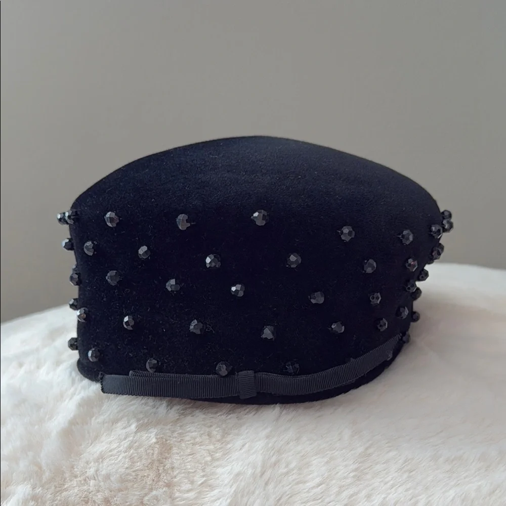 Vintage mid century elegant chic black velvety beaded pill box hat Junior B - Picture 2 of 11
